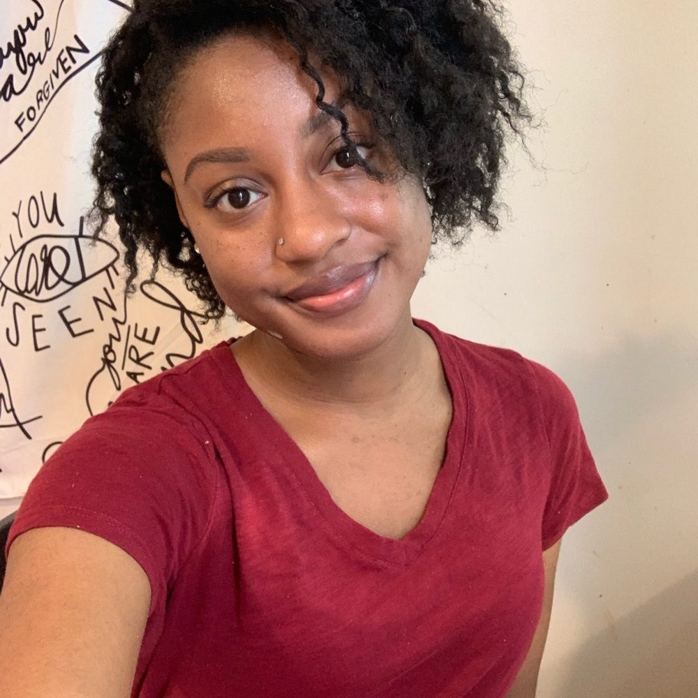 Meet your Posher, Monique